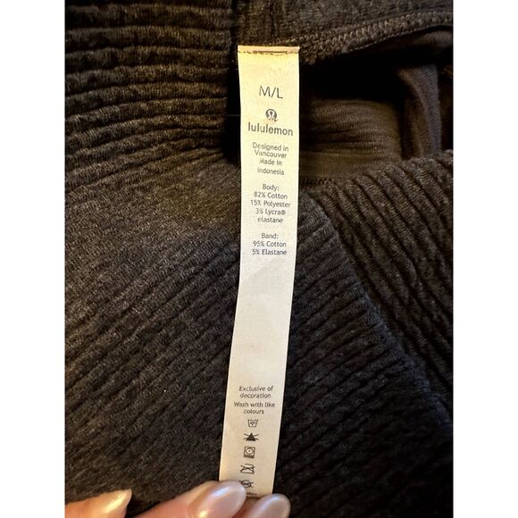 LuluLemon Oversized Cozy Gray Turtleneck Size M/L - Picture 3 of 6